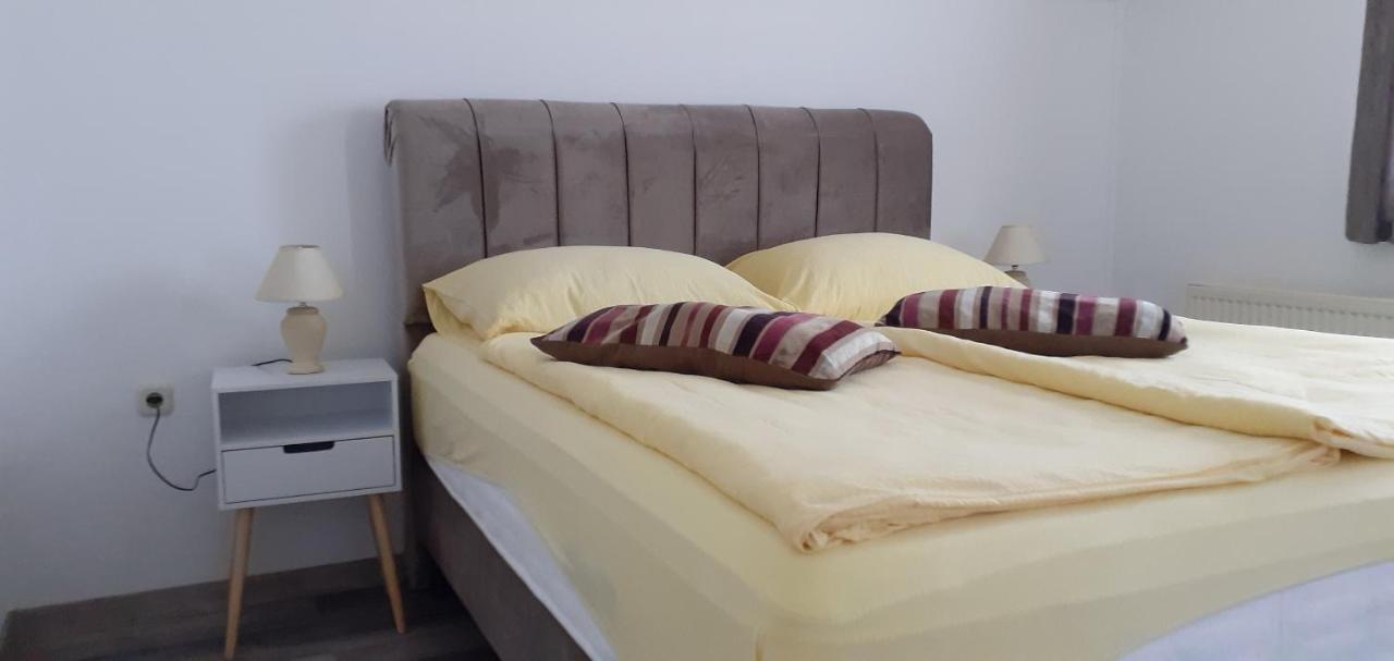 Guesthouse Sara 그라보바츠 외부 사진