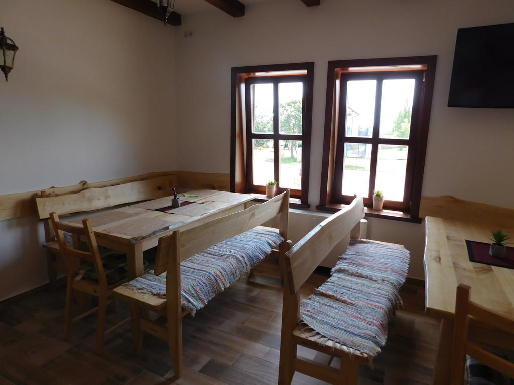 Guesthouse Sara 그라보바츠 외부 사진