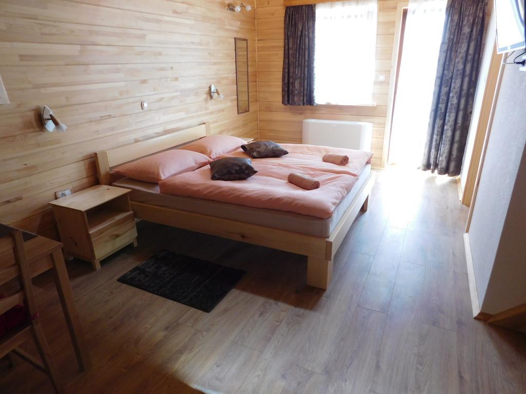 Guesthouse Sara 그라보바츠 외부 사진