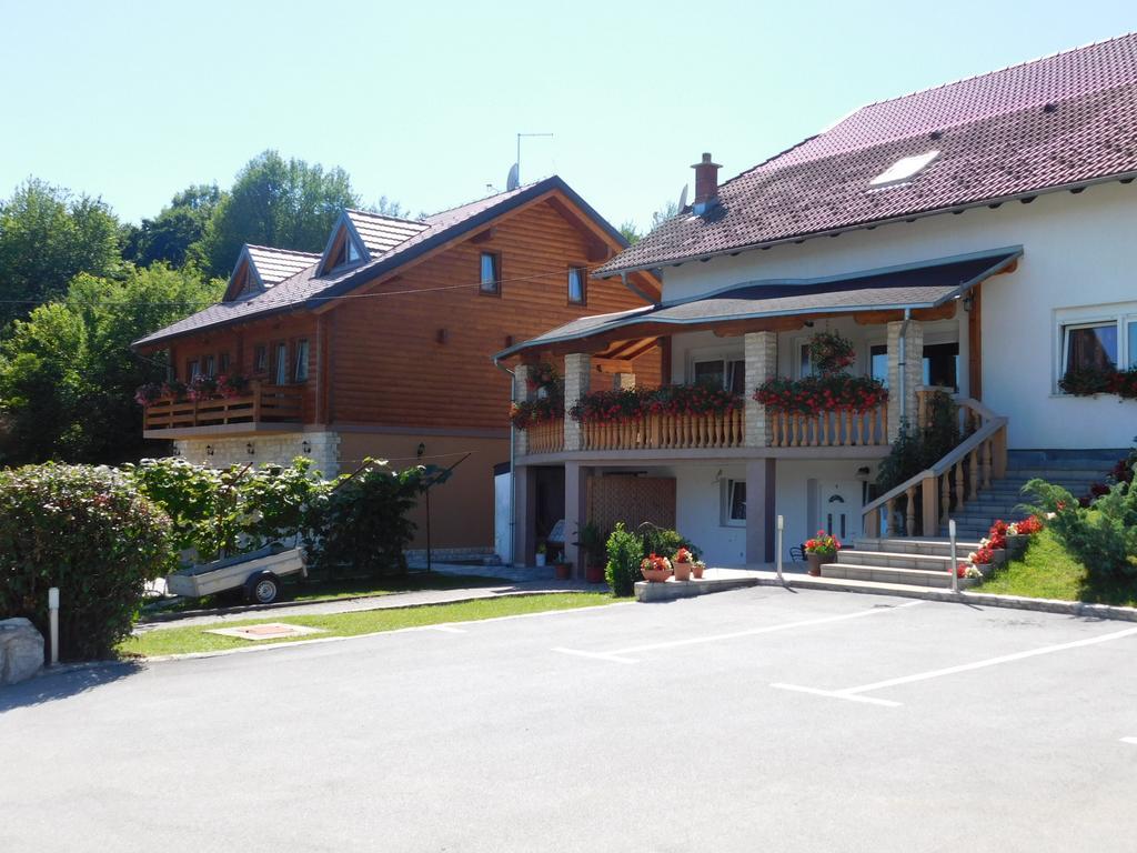 Guesthouse Sara 그라보바츠 외부 사진