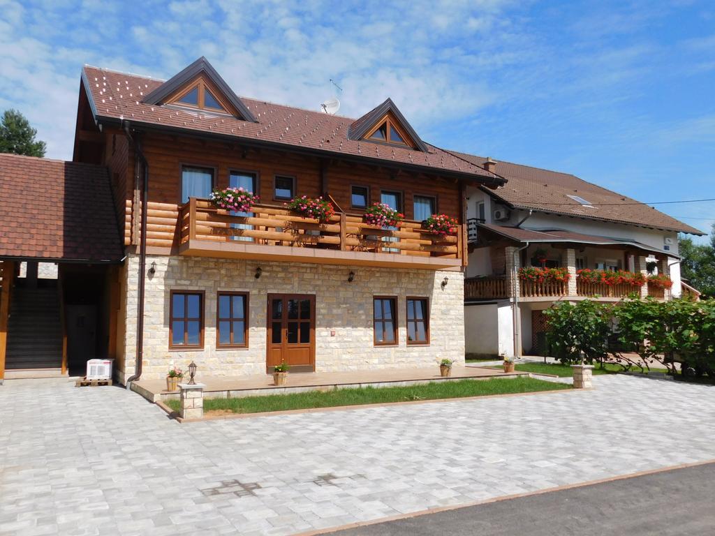 Guesthouse Sara 그라보바츠 외부 사진