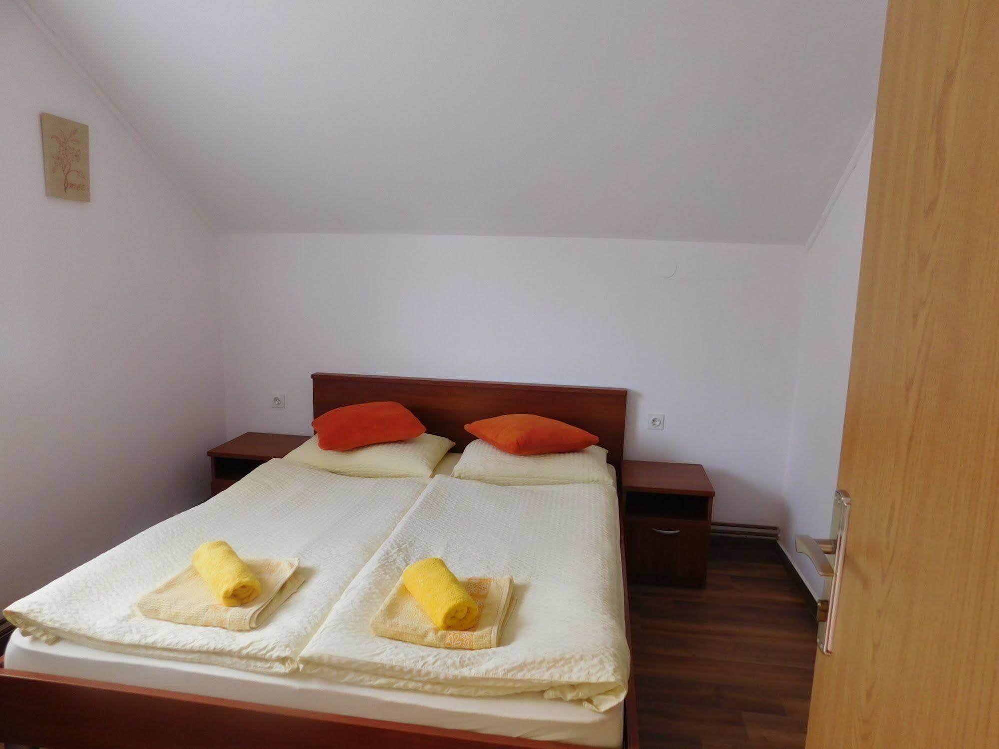 Guesthouse Sara 그라보바츠 외부 사진