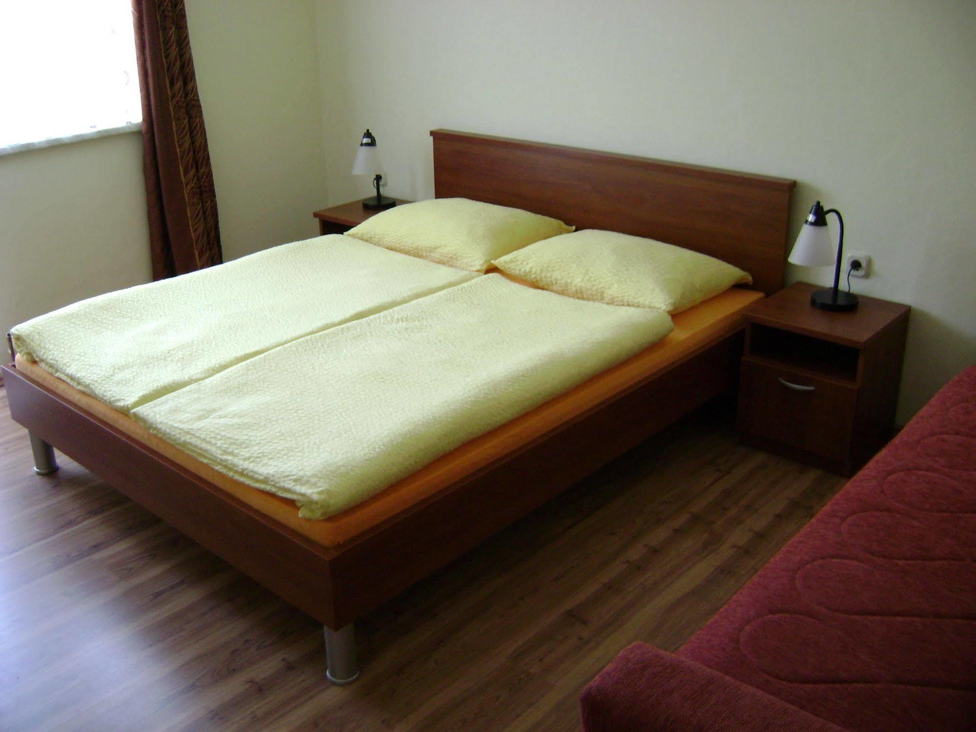 Guesthouse Sara 그라보바츠 외부 사진